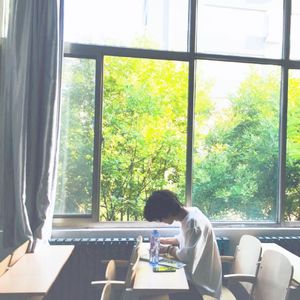 推油按摩《无删减》
